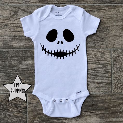 Halloween Onesie Boy, Halloween Onsies, Look Halloween, Boo Baskets, My First Halloween, French Worksheets, Goth Baby, Cricut Baby, Halloween Onesie