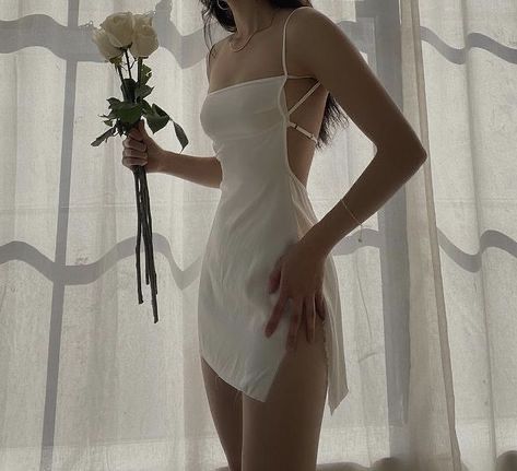 White Dress Aesthetic, Gaun Fashion, Aesthetic Dress, White Short Dress, Dress Aesthetic, Trik Fotografi, Fancy Outfits, Edgy Outfits, Teen Fashion Outfits