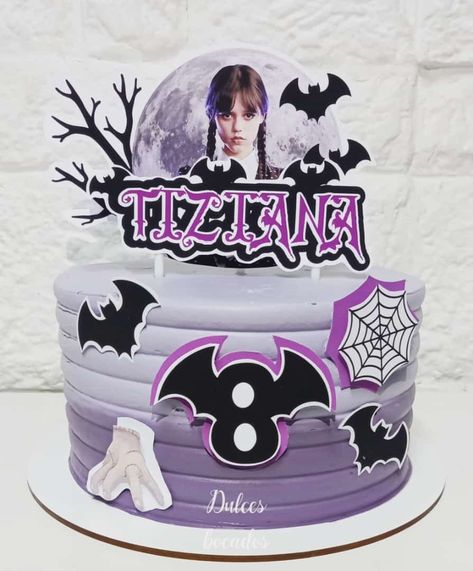 Halloween Cakes, Wednesday Addams, Sofia, Fondant, Birthday Parties, Pastry, Birthday Cake, Birthday Party, Pastel