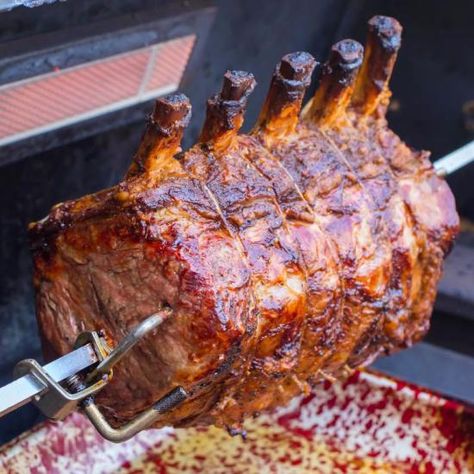 Rotisserie Beef, Beef Rib Roast, Rack Of Pork, Bbq Rotisserie, Prime Rib Roast Recipe, Rib Roast Recipe, Spit Roast, Standing Rib Roast, Prime Rib Recipe