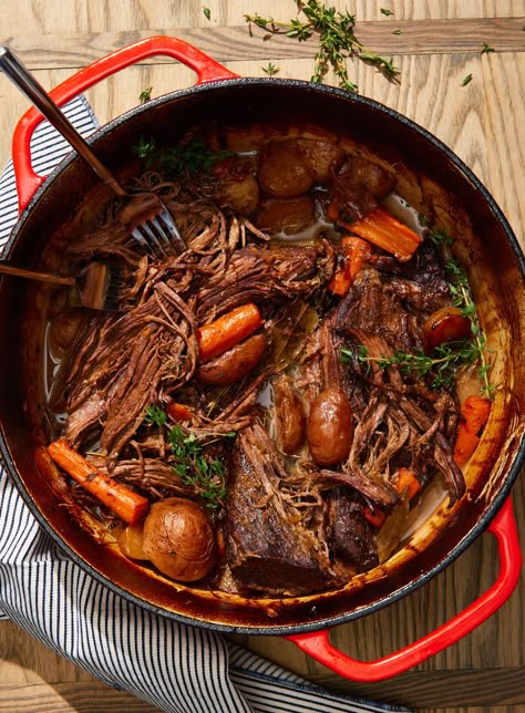 Holiday Recipes Christmas Main Dishes, Christmas Dinner Brisket, Apple Cider Braised Beef, Apple Cider Braised Pot Roast, Winter Meal Ideas, Apple Cider Beef Brisket, Beer Braised Brisket, Apple Cider Braised Brisket Delish, Apple Cider Braised Brisket