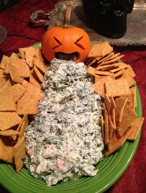 Comidas Halloween, Halloween Appetizers For Party, Easy Halloween Appetizers, Puking Pumpkin, Halloween Eats, Plat Halloween, Office Potluck, Halloween Potluck, Läskig Halloween