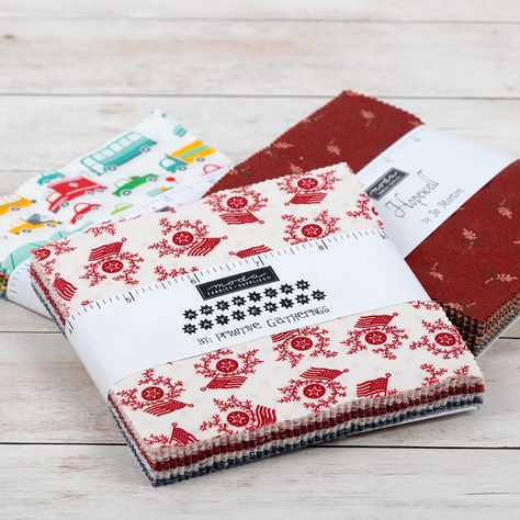 Charm Pack Baby Quilt, Charm Pack Projects, Precut Quilt Patterns, Charm Square Quilts, Charm Pack Patterns, Charm Pack Quilt Patterns, Charm Square Quilt, Square Quilts, Charm Quilts