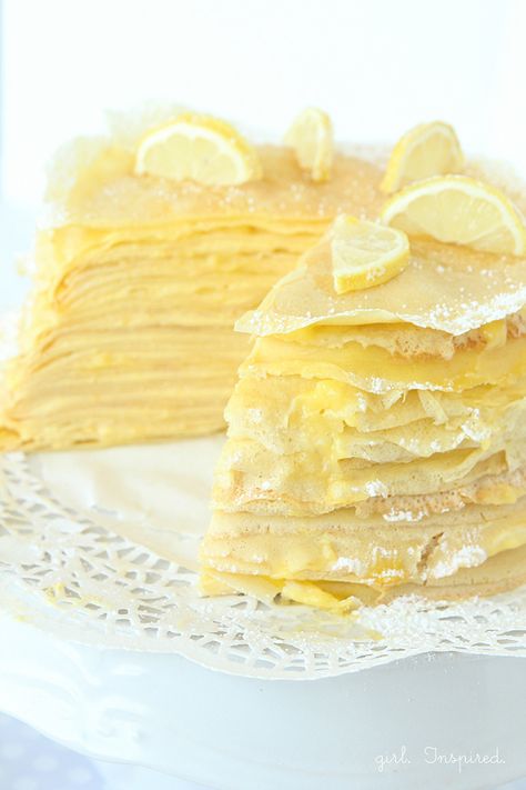 Crepe Layer Cake, Lemon Crepe Cake, Lemon Crepe, Crêpe Recipe, Delicious Lemon Desserts, Lemon Crepes, Crepe Cake Recipe, Layered Dessert, Cake Lemon