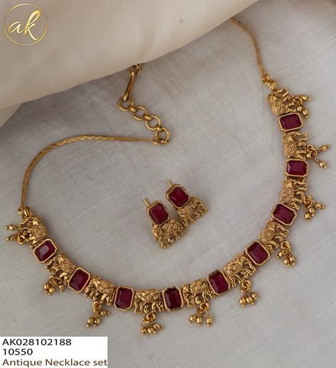 Antique Choker Designs Simple, Chocker Gold Designs, Gold Earrings Fancy, Necksets Gold Designs, Gold Modern Jewellery, Rubi Jwellary, Traditional Necklace Designs, Simple Necklace Designs Gold Indian, 20gms Gold Necklace Designs