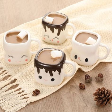 Marshmallow Hot Chocolate, Makanan Cepat Saji, Hot Chocolate Mugs, Chocolate Mugs, Keramik Design, Hot Chocolate Mug, Cute Kitchen, Cute Cups, Cute Room Decor