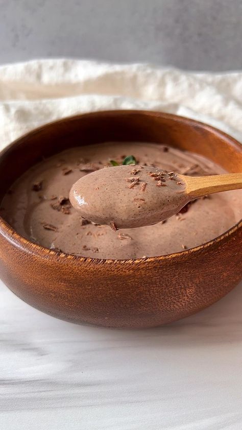 Healthy and Light Chocolate Pudding That Tastes Like Mousse | Low carb recipes dessert, Healthy dessert recipes, Healthy desserts Pre Dance Snacks, Healthy Dinner Tiktok, Blended Chia Pudding, Chocolate Pudding Recipe, Chocolate Chia Pudding, Quick And Easy Recipes, Think Food, Healthy Sweets Recipes, Pudding Recipe