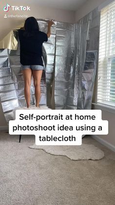 At Home Photoshoot Ideas Backdrops, Photoshoot Backdrop Ideas, Best Photoshoot Ideas, Photoshoot Ideas Diy, Backdrop Ideas Diy, Latina Photography, Silver Backdrop, Best Photoshoot, At Home Photoshoot