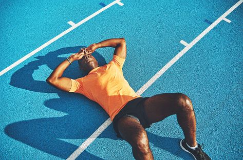 Why high mileage can cause a performance decrease in some runners - Canadian Running Magazine Calf Pain, Heavy Legs, Burnout Recovery, Running Injuries, Muscle Abdominal, Feeling Fatigued, Feeling Burnt Out, Running Track, Man Sitting