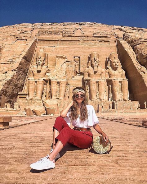 Egypt Outfits, Egyptian Temple, Egypt Fashion, Egypt Tours, Nature Architecture, Wadi Rum, Visit Egypt, Yangon, Egypt Travel