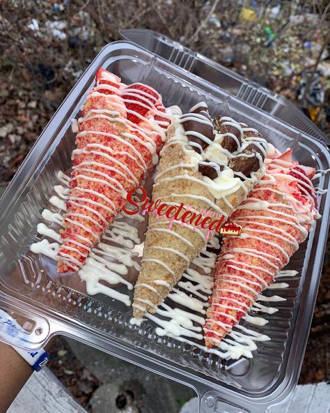 Stuffed Cones, Cakes Packaging, Dessert Cones, Cone Cakes, Cheesecake Cones, Chocolate Goodies, Cone Dessert, Tuesday Recipes, Ice Cream Waffle Cone