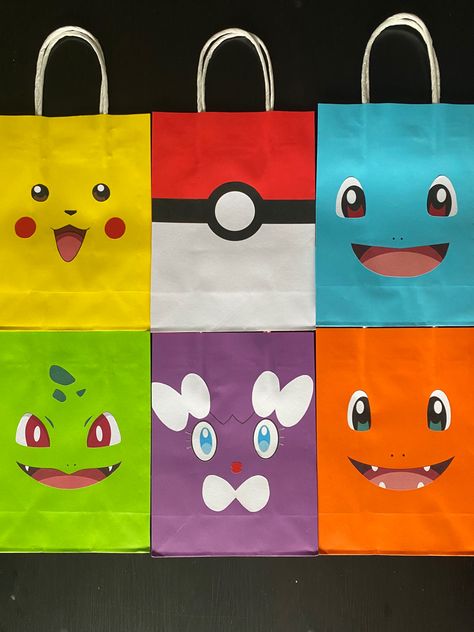 Pokemon Goodie Bags Ideas, Pokemon Goodie Bags, Pokemon Party Bags, Birthday Pikachu, Pokemon Themed Party, Pikachu Cake, Buttercream Decorating, Pokemon Diy, Birthday Party At Home