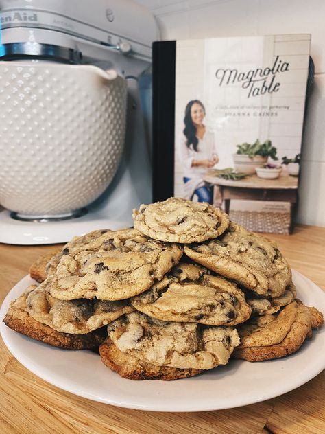 I Tried Joanna Gaines’ Chocolate Chip Cookie Recipe And I’m Never Trying Another Cookie Recipe Again Jojos Recipes, Joanna Gaines Chocolate Chip Cookies, Cookies Recipes Chocolate, Magnolia Recipes, Magnolia Table Recipes, Joanna Gaines Recipes, Cookie Holiday, Chip Joanna Gaines, Dream Food