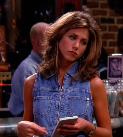 Jennifer Aniston 90s, Rachel Green Hair, Rachel Haircut, Rachel Hair, 90s Haircuts, Jeniffer Aniston, Rachel Friends, Jennifer Aniston Hair, Jenifer Aniston