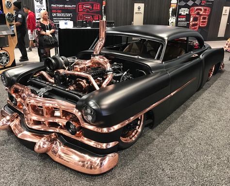 Rose Gold motor Rose Gold Car, Lifted Silverado, Gold Car, Kustom Cars, Porsche Gt3, Mc Laren, Built Truck, Old School Cars, Pt Cruiser