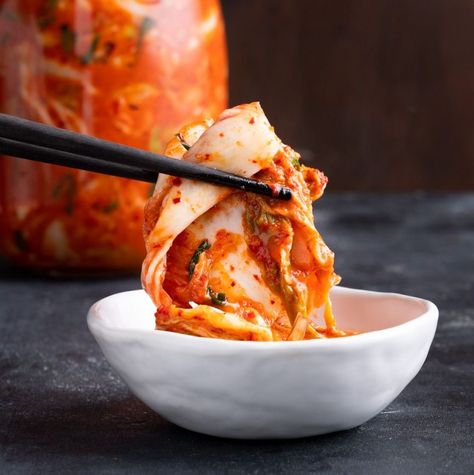 Korean Kimchi Recipe, Korean Food Kimchi, Homemade Kimchi, Recipe Korean, Marion Grasby, Korean Kimchi, Marion's Kitchen, Kimchi Recipe, Thai Cooking