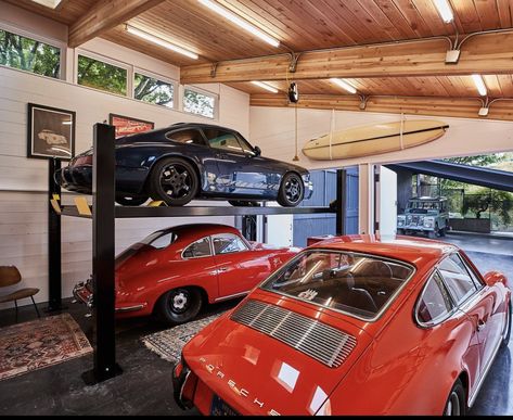 Awesome Garages, Man Garage, Garage Guest House, Cool Garages, Car Barn, Ultimate Garage, Garage Style, Barn Garage, Custom Garages