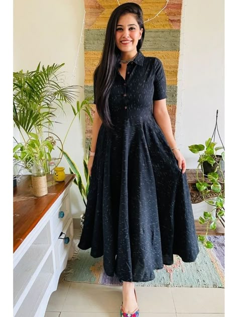 Ikat Dress Designs, Cotton Frocks For Women, Ikat Maxi Dress, Kalamkari Dresses, Simple Kurta, Simple Frock Design, Western Fits, Long Gown Design, Casual Frocks