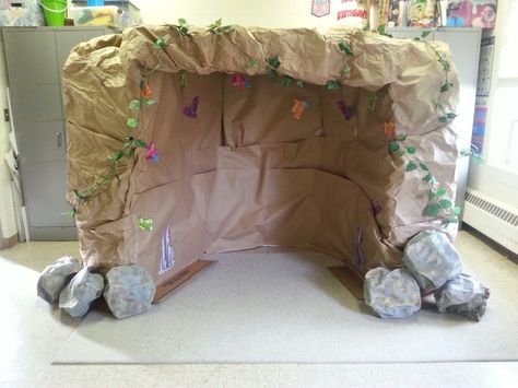 Christmas Cave Ideas, Christmas Cave, Cave Quest Vbs, Cave Quest, Theatre Crafts, Diy Christmas Fireplace, Jungle Crafts, Bible Crafts Sunday School, Nativity Stable