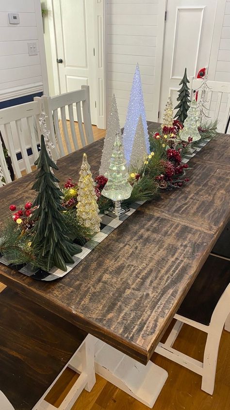 Tree Table Centerpieces Christmas, Rustic Farmhouse Christmas Table, Christmas Tree On Dining Table, Christmas Table Centerpieces With Trees, Tree Centerpiece Christmas, Christmas Decor Dinning Room Table, Christmas Trees Centerpieces For Table, Kitchen Christmas Centerpiece Ideas, Christmas Tree Farm Table Decor