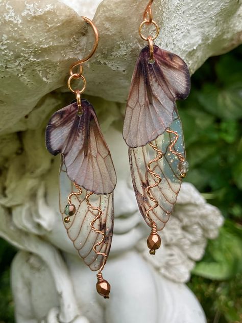 Woodland Fairy Grunge Earrings Cottage Fairy Wing Earrings - Etsy 日本 Green Fairy Wings, Fairy Wing Earrings, Grunge Earrings, Fantasy Pendant, Grunge Jewelry, Cottage Fairy, Butterfly Wing Earrings, Woodland Fairy, Insect Jewelry