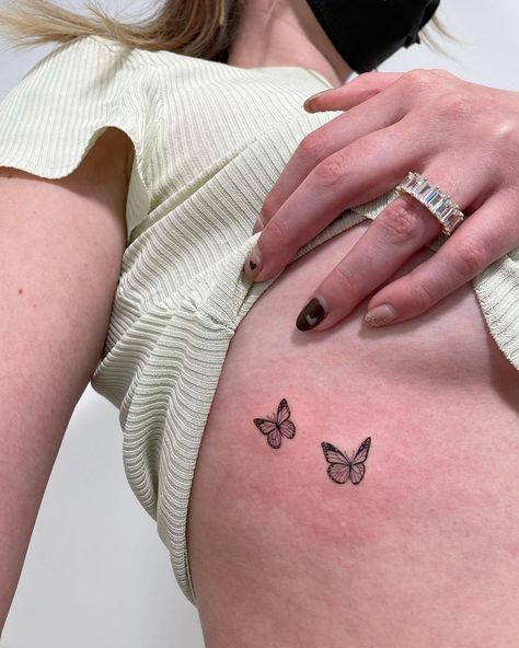 Butterfly Rib Tattoo, Dainty Tats, Fine Line Butterfly Tattoo, Line Butterfly Tattoo, Fine Line Butterfly, Line Butterfly, Tattoo Fine Line, Ribcage Tattoo, Finger Tats