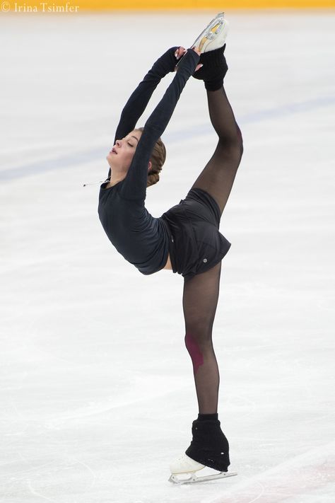 Fitness Status, Olympic Ice Skating, Alena Kostornaia, Figure Skating Competition Dresses, Figure Ice Skates, Figure Skating Outfits, Skate 3, Ice Skating Outfit, Skating Aesthetic