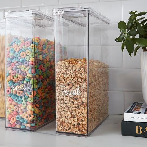 Narrow Pantry, College Kitchen, Kitchen Cabinet Organization Ideas, Home Pantry, Pantry Bin, Clutter Free Kitchen, Cereal Storage, Pantry Organisation, Cereal Containers