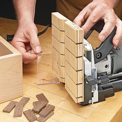 Biscuit Joiner, Woodworking Jigsaw, Woodworking Jig, Intarsia Woodworking, Woodworking Joinery, Woodworking Hand Tools, Woodworking Projects That Sell, Woodworking Workshop, Woodworking Carpentry