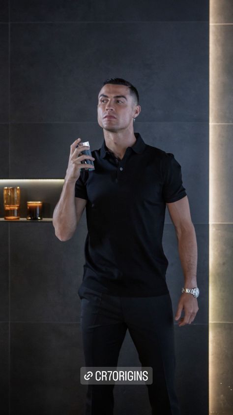 Cristiano Ronaldo Lifestyle, Ronaldo Lifestyle, Arabic Outfit, Ronaldo Haircut, Ronaldo Style, Cristiano Ronaldo Quotes, Cristiano Ronaldo Style, Ronaldo Quotes, Social Media Marketing Manager