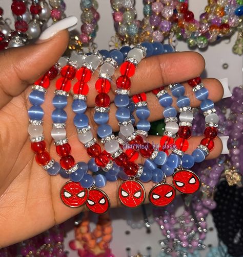 Spiderman Bracelet, Body Jewelry Diy, Girly Bracelets, Diy Kandi Bracelets, Letter Bead Bracelets, Crystal Bead Jewelry, Bracelet Inspo, Bracelets Ideas, Wrist Jewelry