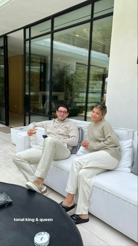 Sofia Richie Pajamas, Sofia Richie Outfits, Sophia Richie Outfits, Elliot Grainge, Quite Luxury, Sophia Richie, Old Money Fashion, Money Fashion, Couple Fits