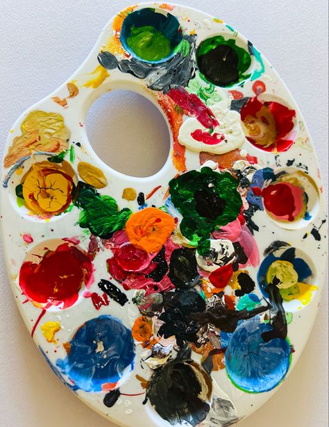 Acrylic painting palette #acrylicpainting #palette Palette Art Painting, Paint Pallet Aesthetic, Painting Pallete Aesthetic, Drawing Of Paint Palette, Clay Paint Pallet Ideas, Paint Pallet Clay, Paint Palette Necklace, Paint Pallette, Paint Pallet