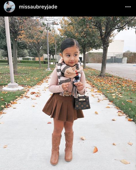 Modern Winter Outfits, Chic Winter Fashion, Winter Fashion For Women, Kids Outfits Daughters, Black Kids Fashion, Fashion Baby Girl, Fashion Baby Girl Outfits, Toddler Fall, Outfits For Kids