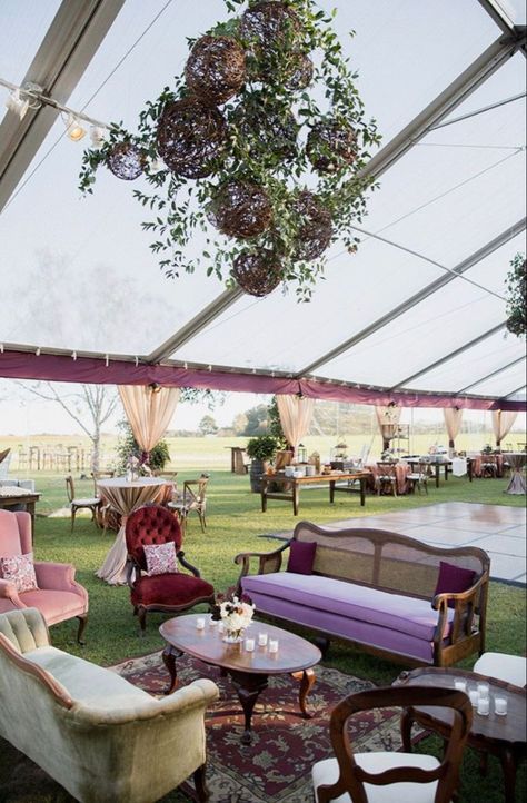 Seating Area Wedding Vintage Furniture, Vintage Tent Wedding, Outdoor Wedding Sofa Seating, Furniture At Wedding Receptions, Vintage Lounge Area Wedding, Vintage Lounge Wedding, Wedding Sitting Area Lounges, Southern Chic Wedding Ideas, Vintage Furniture At Wedding