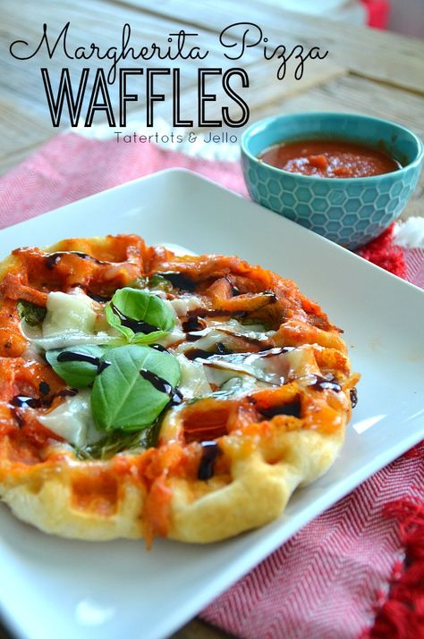 Falafel Waffle, Pizza Waffles, Waffle Pizza, Waffle Iron Recipes, Potato Waffles, Waffle Maker Recipes, Types Of Pizza, Waffles Recipe, Savory Appetizer