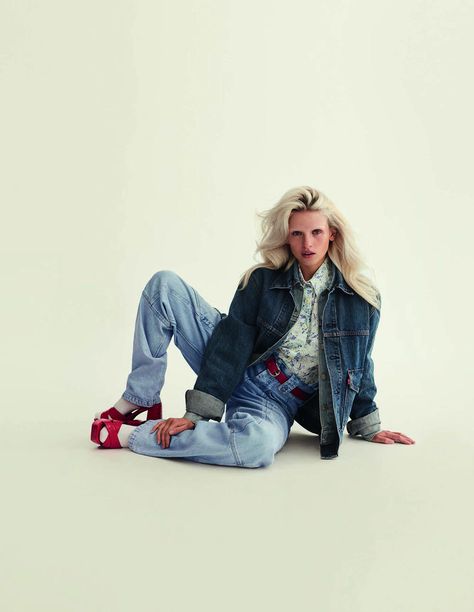 Anja Konstantinova by Agnieszka Kulesza & Łukasz Pik for Vogue Poland November 2019 Amina Blue, Petite Models, Vogue Style, Canadian Tuxedo, Studio Poses, Fashion Content, Vogue Beauty, Vogue Fashion, Fashion Editorial