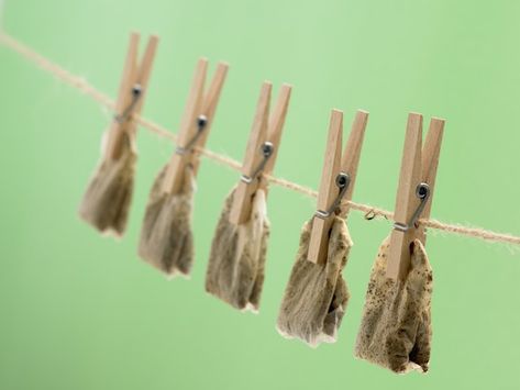 The process of tea staining turns plain white paper or poster board into a weathered or antiqued project. Once you learn the method, experiment with different types of tea and hot versus cold water. The results will vary based on the type of tea and type of paper or poster board being used. Teeth Remedies, Heal Cavities, Used Tea Bags, Homemade Detox, Tea Stains, Antique Paper, Planting Herbs, Tooth Decay, Tea Bags