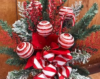 Candy Cane Themed Christmas, Christmas Cemetery Flowers, Flowers For Grave, Cemetary Decorations, Cemetery Arrangements, Cemetery Ideas, Gravesite Decorations, Anker Tattoo, Grave Flowers