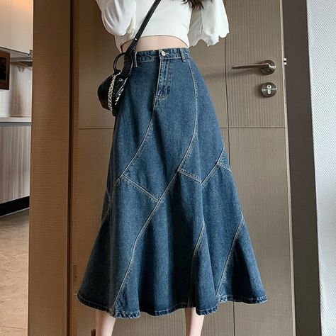 Long denim skirt outfit