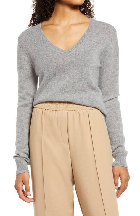 29 Under-$100 Items to Snag From Nordstrom's Winter Sale | Who What Wear Leggings Outfit Casual, Nordstrom Sweaters, Layered Fits, Nordstrom Women, Cowl Neck Top, Leggings Casual, Look Chic, Outfits With Leggings, V Neck Sweater