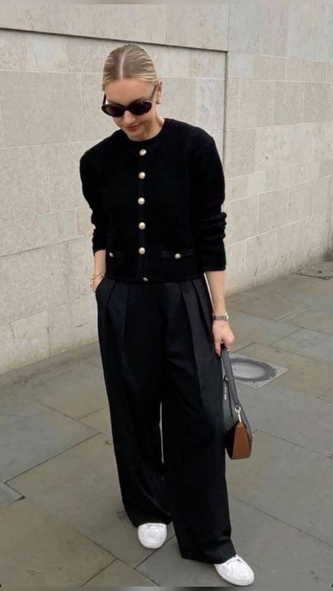 Functional Style Fashion, Trendless Fashion, Black Cardigan Outfits, Trouser Outfit, Functional Style, Paris Look, Old Money Style, Cardigan Outfits, Daily Style