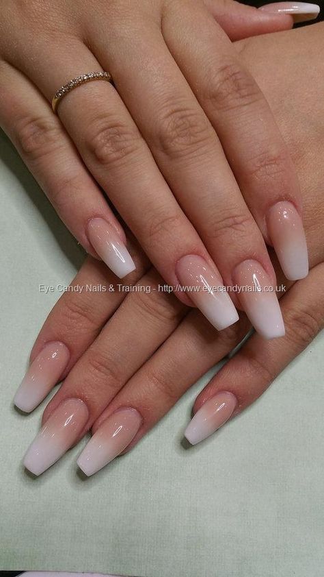 Pink and white acrylic ombre fade Manicure Natural, Acrylic Ombre, American Manicure, Acrylic Nails Natural, Trendy Manicure, Faded Nails, Unghie Sfumate, Nails Yellow, Ombre Acrylic Nails