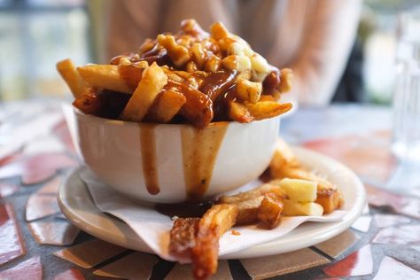 Poutine Recipe, Nanaimo Bars, Frozen French Fries, Canada Food, Steam Recipes, Cheese Curds, Poutine, Signature Dishes, Soft Cheese