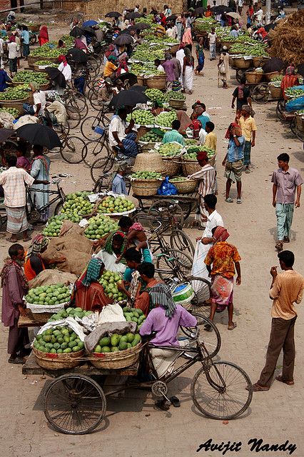 Kansat Mango Market  - Bangladesh - by AvijitNandy, via Flickr Amazing India, Outdoor Market, Cargo Bike, We Are The World, Foto Art, Varanasi, South Asia, People Of The World, World Cultures