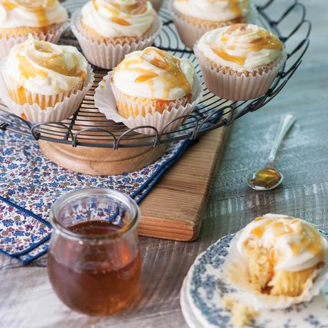 Honey Buttercream Frosting, Honey Frosting, Honey Buttercream, Honey Cupcakes, Cornmeal Muffins, Baking List, Sweet Cornbread, Made For Each Other, Buttercream Frosting Recipe