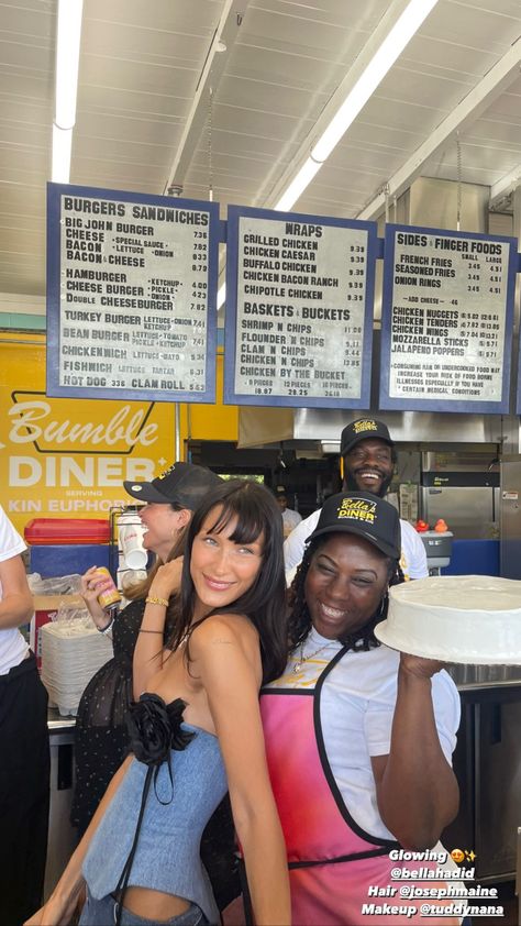 Bella Hadid, at the Kin Euphorics event for the launch of the drink "Summer of Love" in Montauk, NYC July 15th. Bella Hadid Sandwich, Bratz Girl, Kin Euphorics, Chicken Hamburger, Montauk New York, Seasoned Fries, Sandwich Sides, Small Grill, Double Cheeseburger