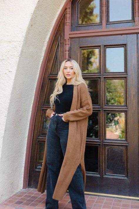 19 Unique Cardigan Fall Outfits 2024 including Looks with Black, Purple and Cozy Long Styles Camel Cardigan Outfit, Purple Cardigan Outfits, Long Brown Sweater, Brown Knit Cardigan, Knit Cardigan Outfit, Long Cardigan Outfit, Extra Long Cardigan, Cardigan Fall Outfit, Cream Sweater Cardigan