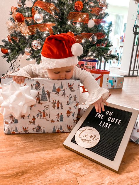 Pictures With 3 Month Old, Infant Pictures With Santa, Christmas Photo One Year Old, 10 Month Old Baby Christmas Pictures, Christmas Milestone Pictures Boy, Baby In A Present Photo, Mile Stone Picture Ideas, One Month Old Baby Pictures December, November Milestone Pictures