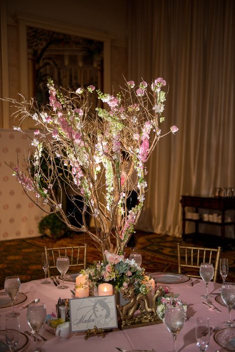 Enchanted Forest Centerpieces, Enchanted Forest Quinceanera Theme, Enchanted Forest Quinceanera, Enchanted Forest Prom, Disney Wedding Centerpieces, Quince Themes, Sweet 16 Themes, Disney World Wedding, Prom Themes